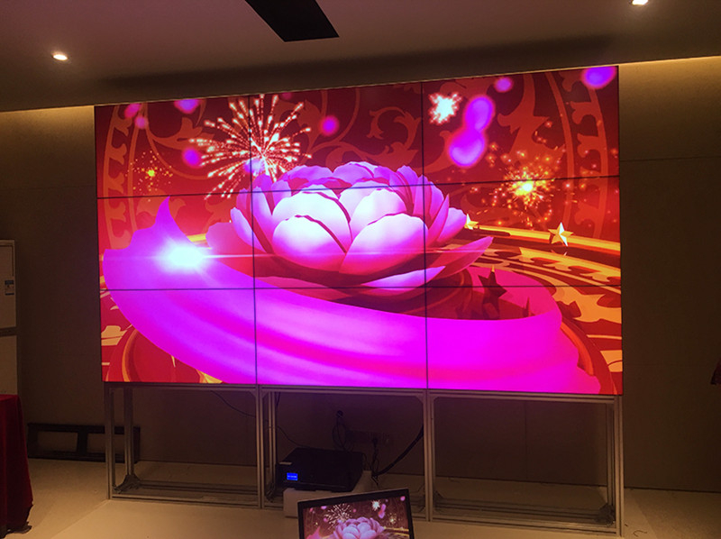 46寸3X3九連屏拼接屏入駐東莞環(huán)球經(jīng)典新型材料會議室完美收官